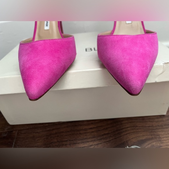 Manolo Blahnik Slingback Heels - Picture 4 of 5